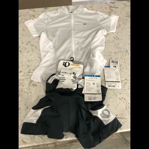 Woman’s Pearl Izumi cycling kit
